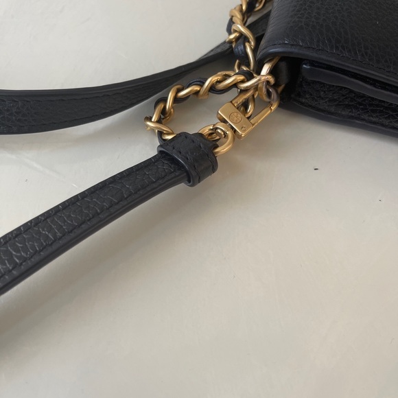 Tory Burch (73507) Britten Large Pebble Leather Crossbody Clutch Handbag Purse - Picture 8 of 10